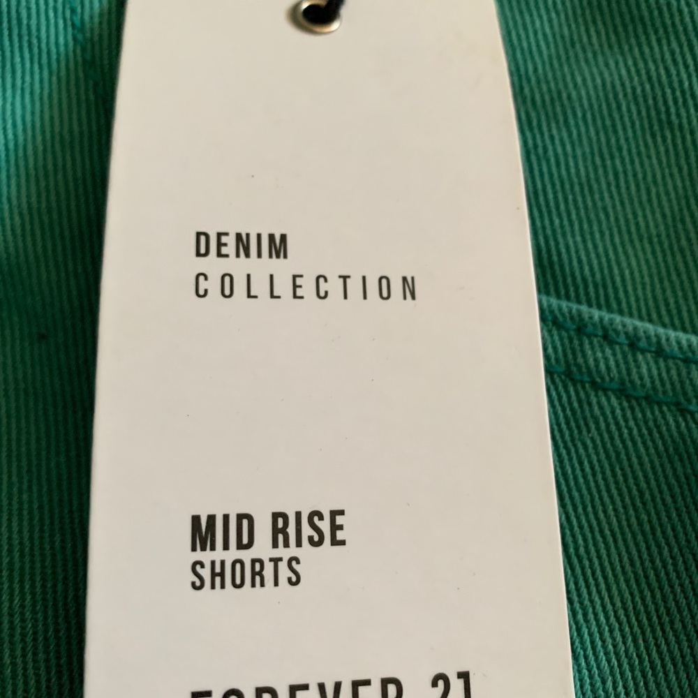 Forever 21 distressed shorts. - Picture 4 of 6